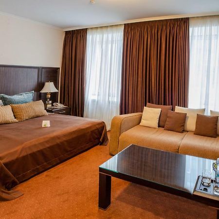 Hotel Kharkov エクステリア 写真
