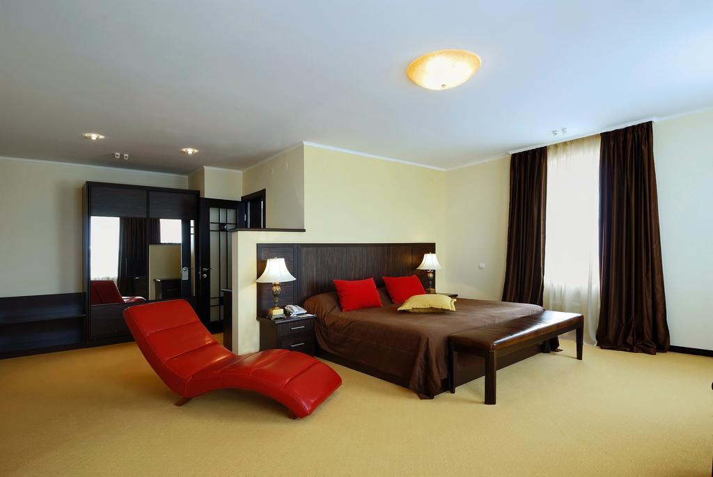 Hotel Kharkov エクステリア 写真