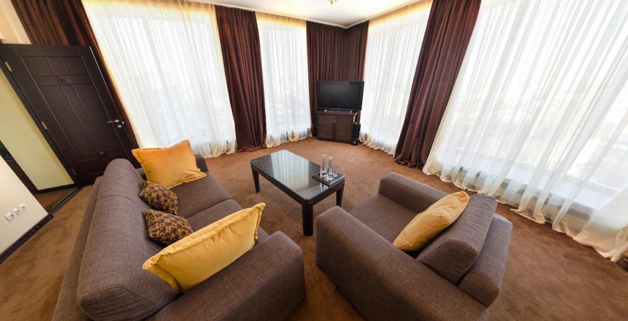 Hotel Kharkov エクステリア 写真